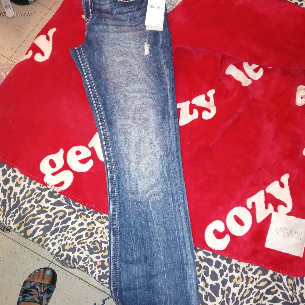 NWT.... Miss Me Bootcut Jeans